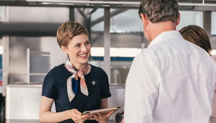 Why an Omnichannel Internal Comms Strategy is Crucial for Airlines