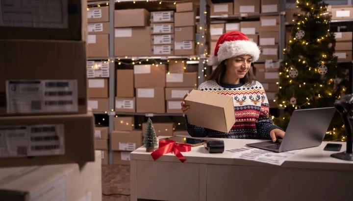 Tips for Keeping Seasonal Retail Workers Informed & Engaged