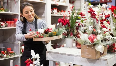 Streamlining Onboarding for Seasonal Retail Workers with Internal Comms